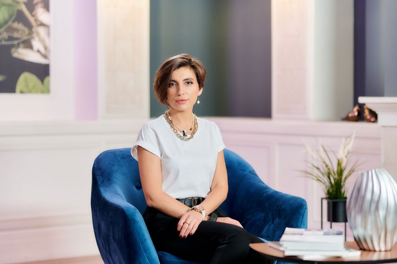 Елена Адамова